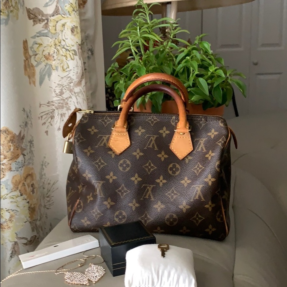 Authentic original LV bag like new ❤️👑👛👝